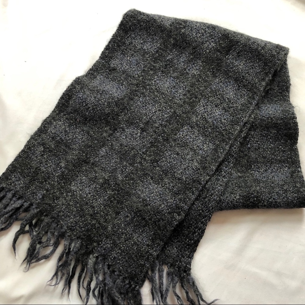 ❗️LAST CHANCE❗️ Gray Scarf